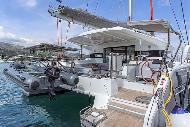 Yacht EXCESS-CATAMARANS - 15 "Faros"