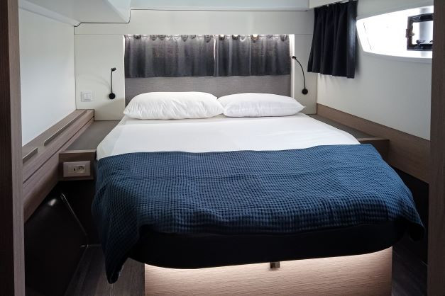 Yacht FOUNTAINE PAJOT - Astrea 42 "Lalena"