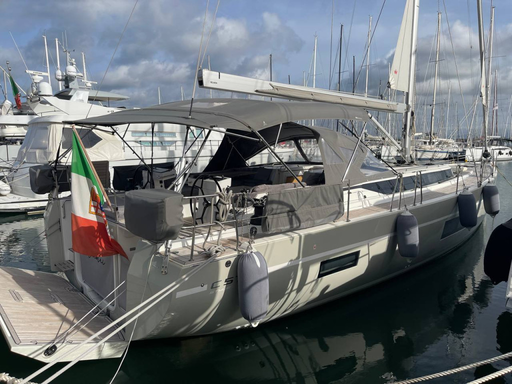 Yacht BAVARIA - C57 "Mai Mai"