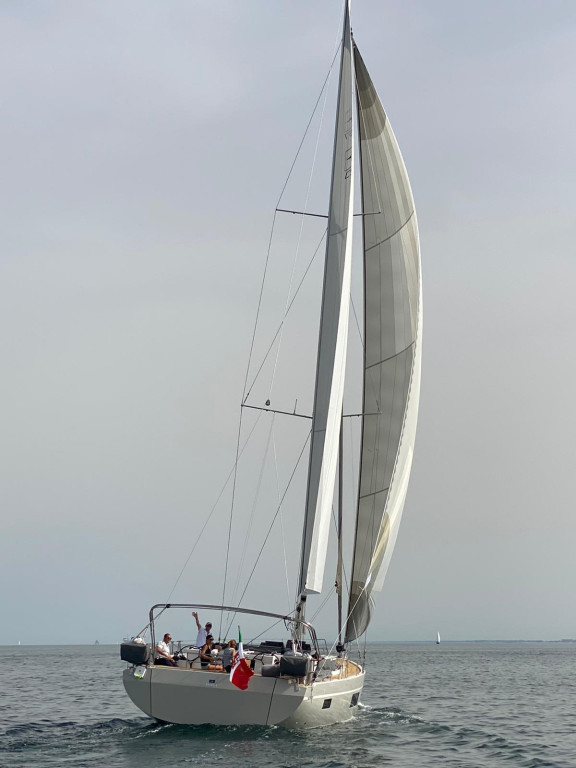 Yacht BAVARIA - C57 "Mai Mai"