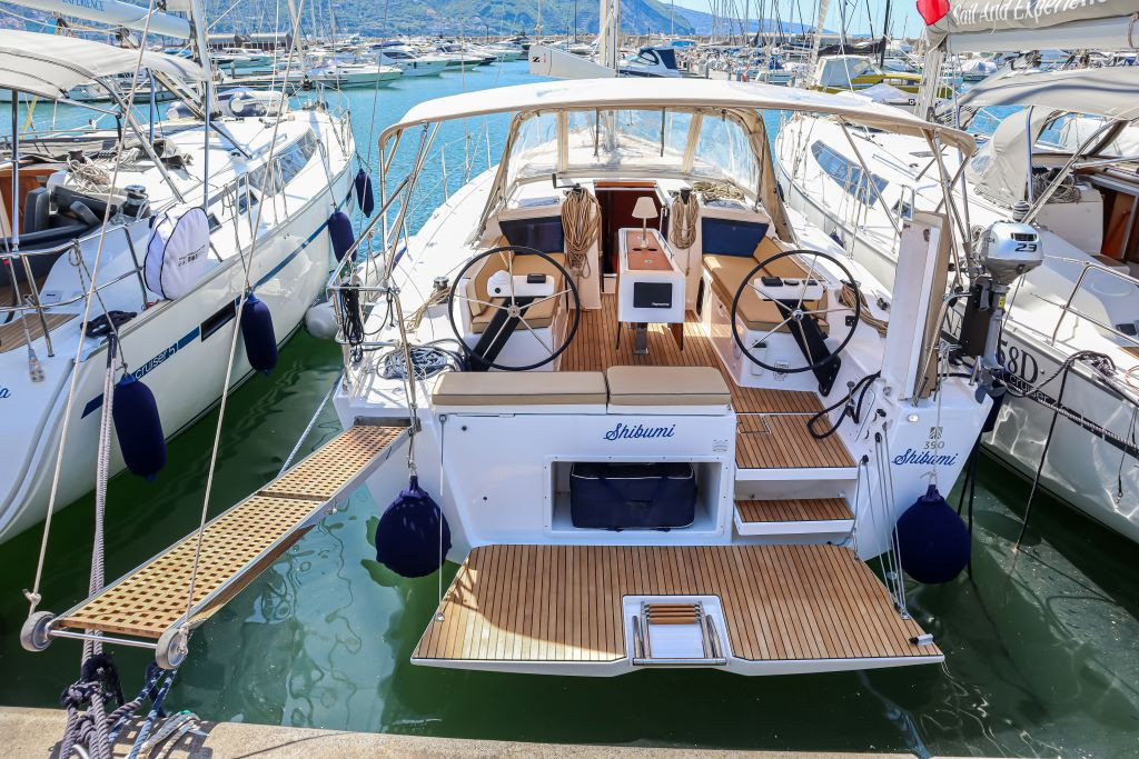 Yacht DUFOUR - 390 Grand Large "Shibumi"