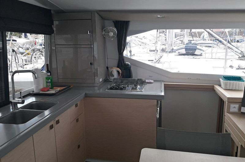 Yacht FOUNTAINE PAJOT - Lucia 40 "Space"