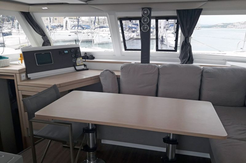 Yacht FOUNTAINE PAJOT - Lucia 40 "Space"