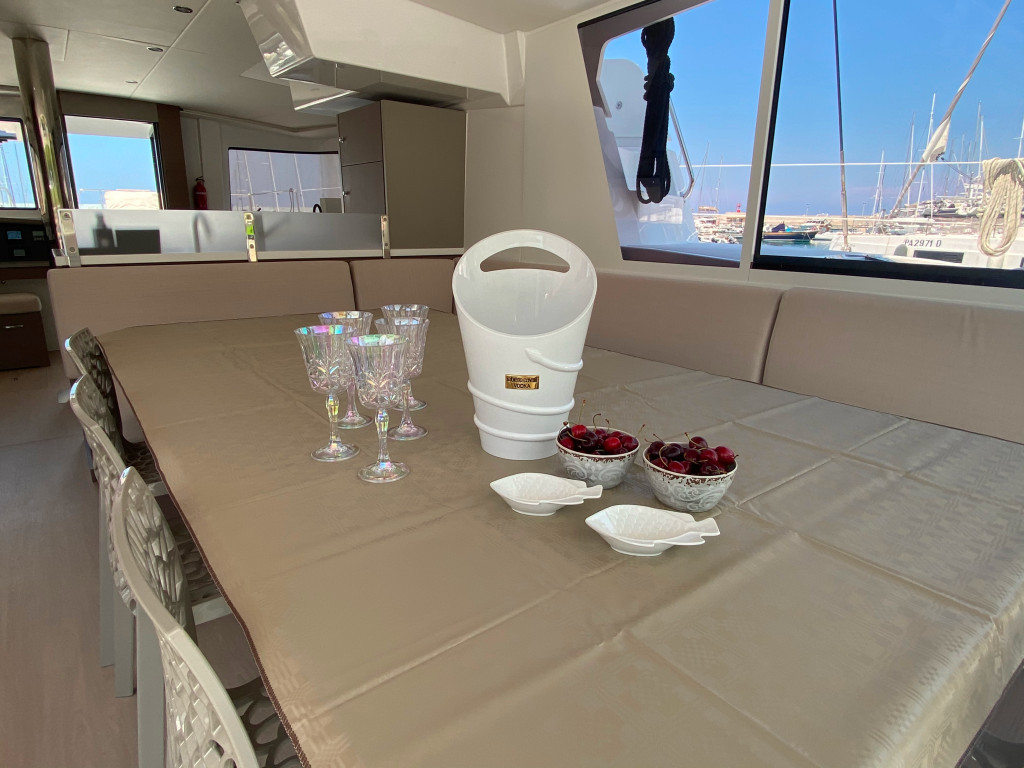 Yacht CATANA - Bali 4.8 "Anna"