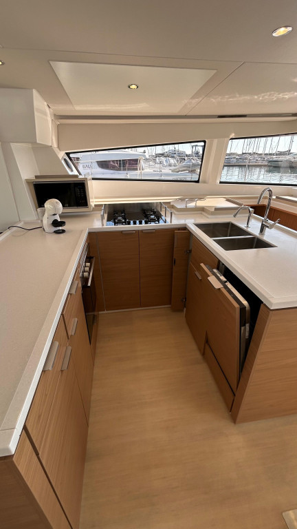 Yacht CATANA - Bali 5.4 "Italy"