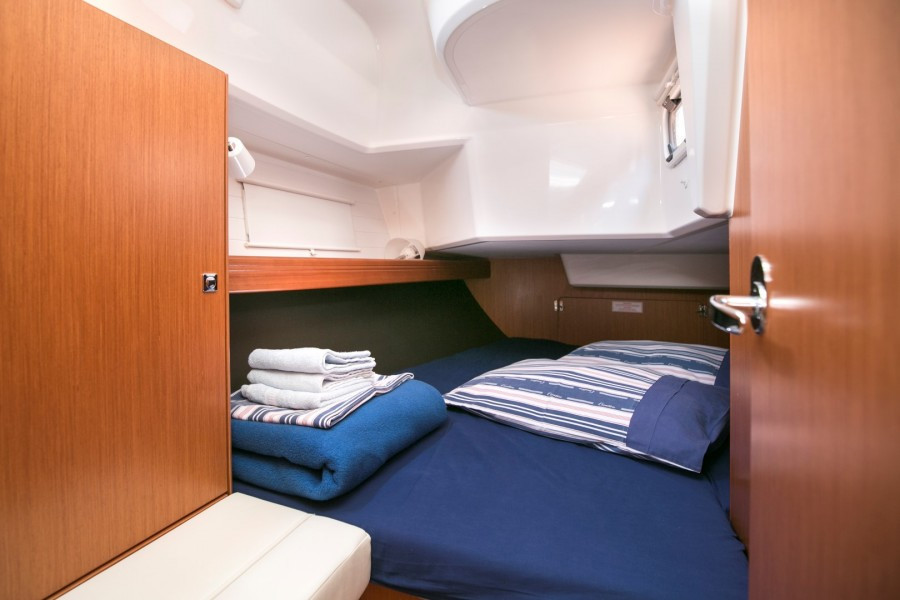 Yacht BAVARIA - Cruiser 37 "Alani"