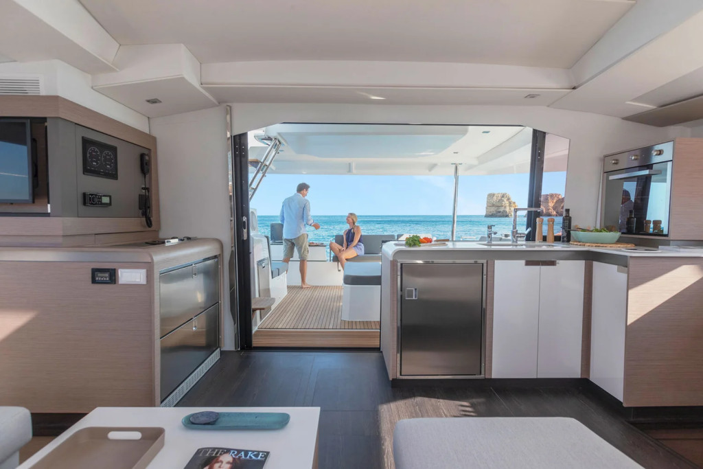 Yacht FOUNTAINE PAJOT - Elba 45 "Blu Dolphin"