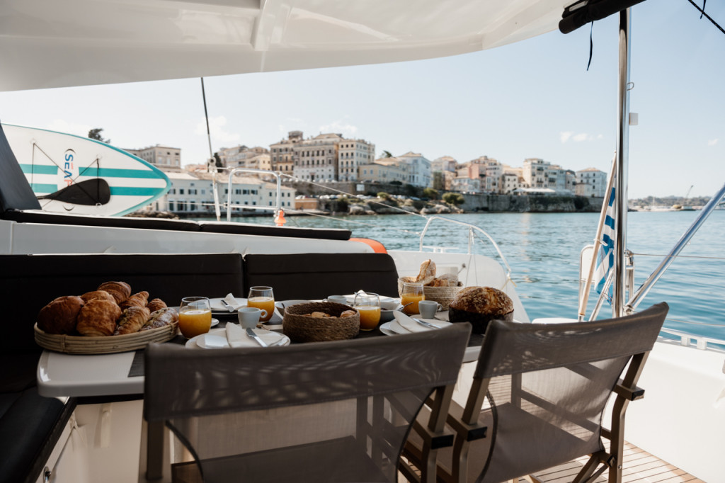 Yacht LAGOON - 42 "IO"