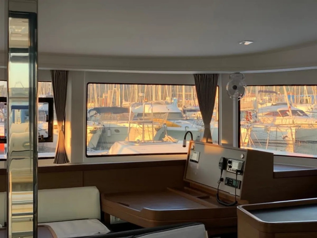 Yacht LAGOON - 42 "Maisha"