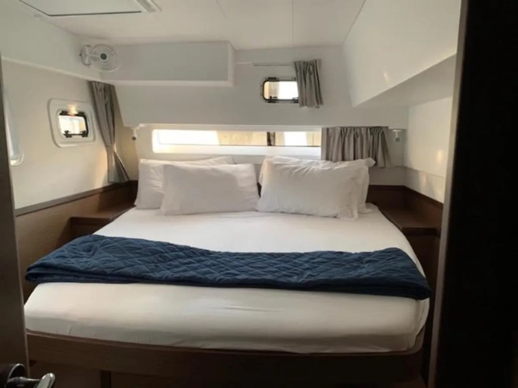 Yacht LAGOON - 42 "Maisha"