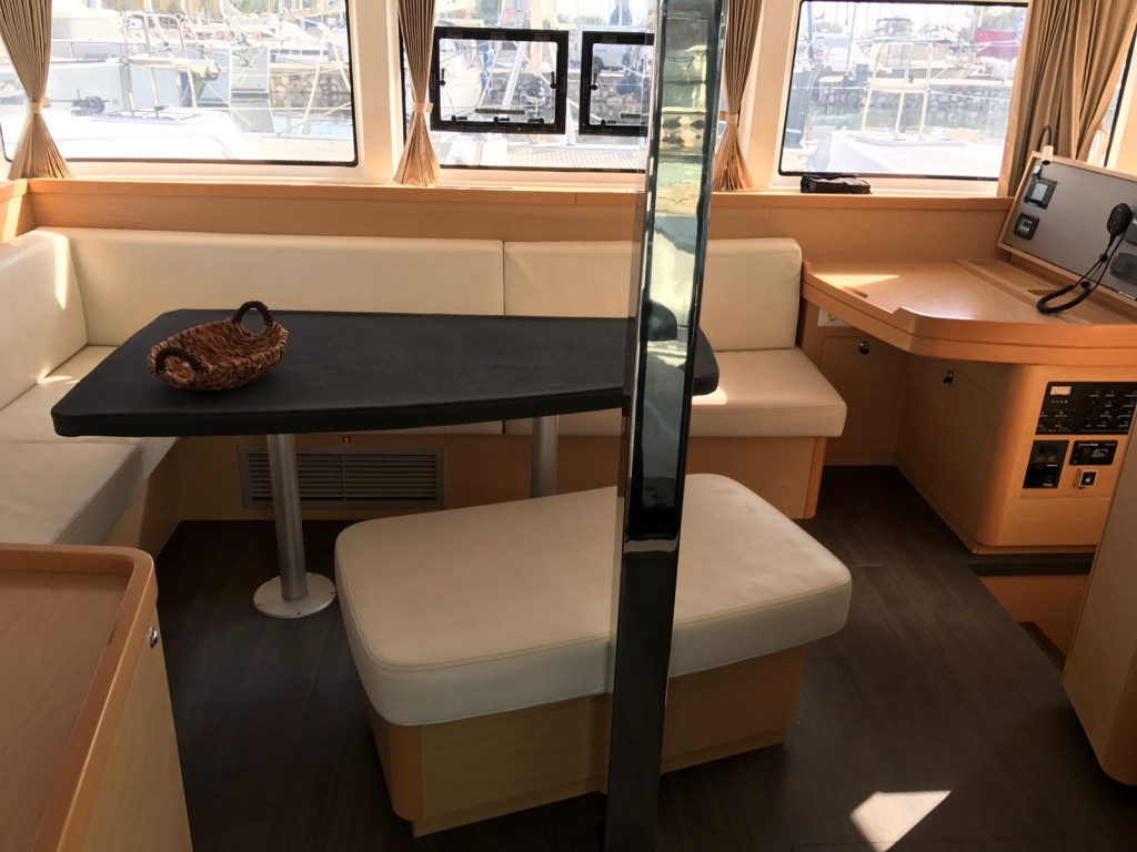 Yacht LAGOON - 42 "Petalida"