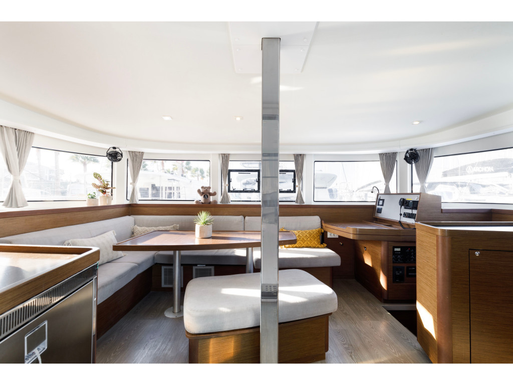 Yacht LAGOON - 42 "Petalida"