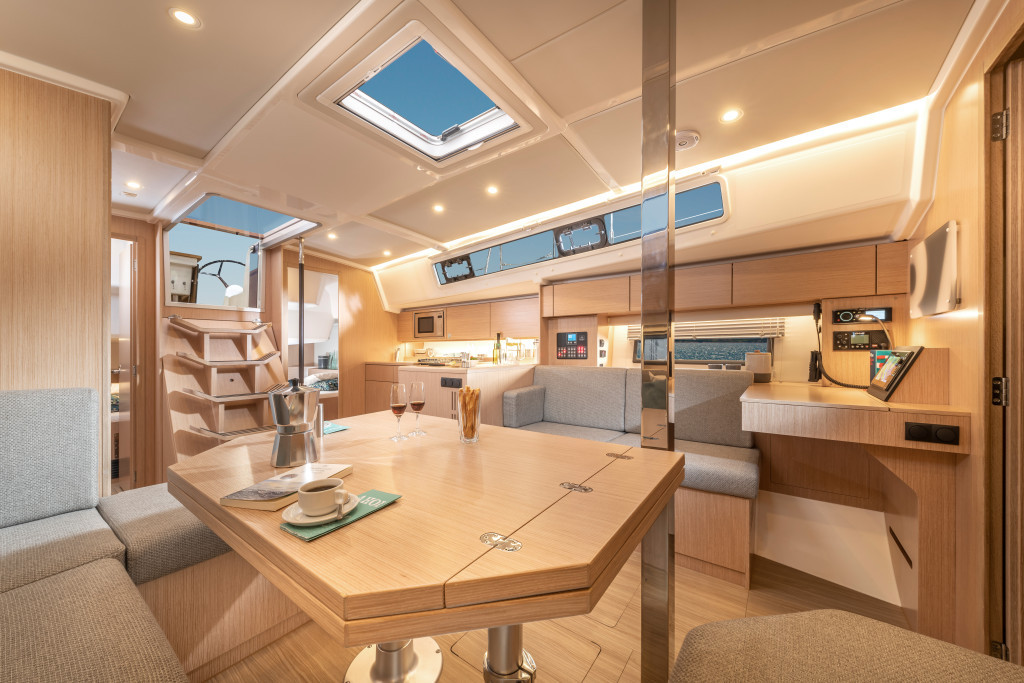 Yacht BAVARIA - C42 "Nayjara II"