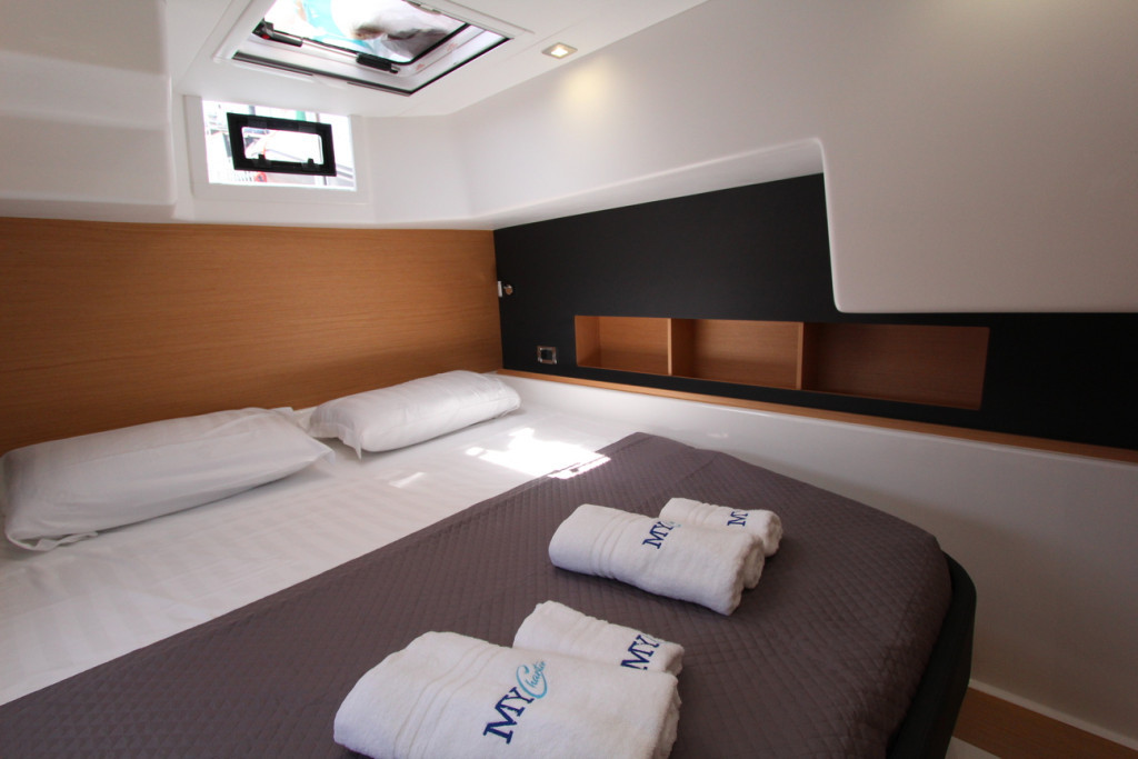 Yacht DUFOUR - 48 Catamaran "Amelie"