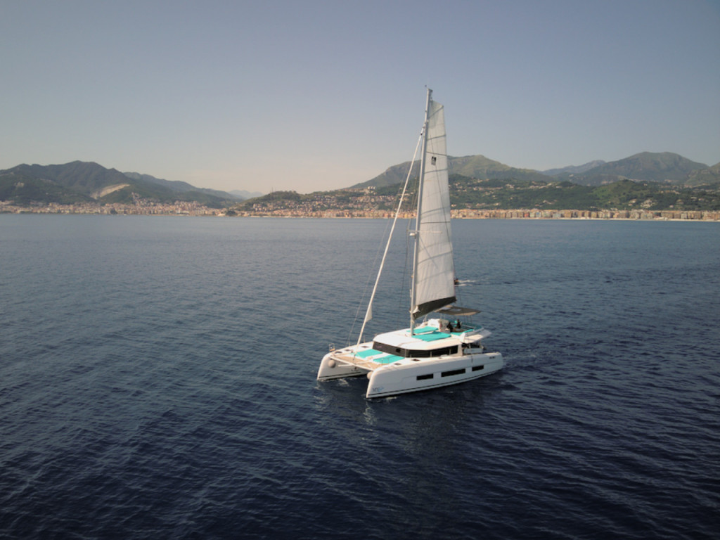 Yacht DUFOUR - 48 Catamaran "Futura"