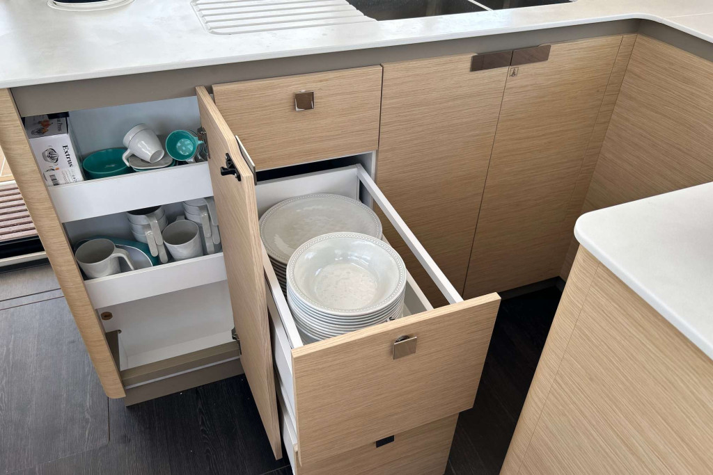 Yacht FOUNTAINE PAJOT - Astrea 42 "Deutz"