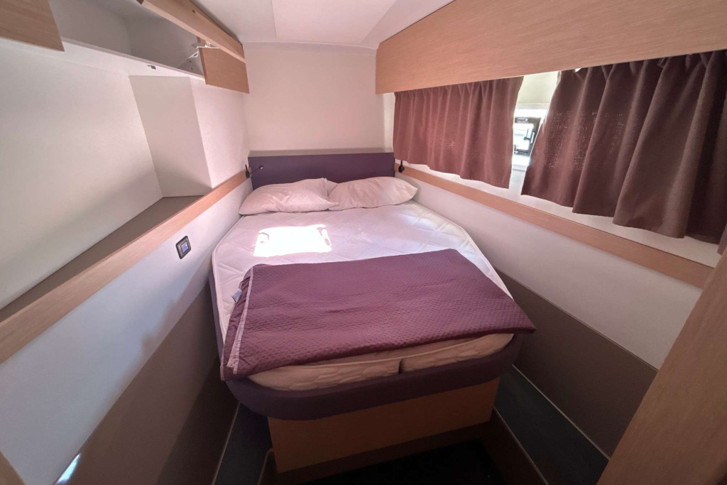 Yacht FOUNTAINE PAJOT - Astrea 42 "Deutz"