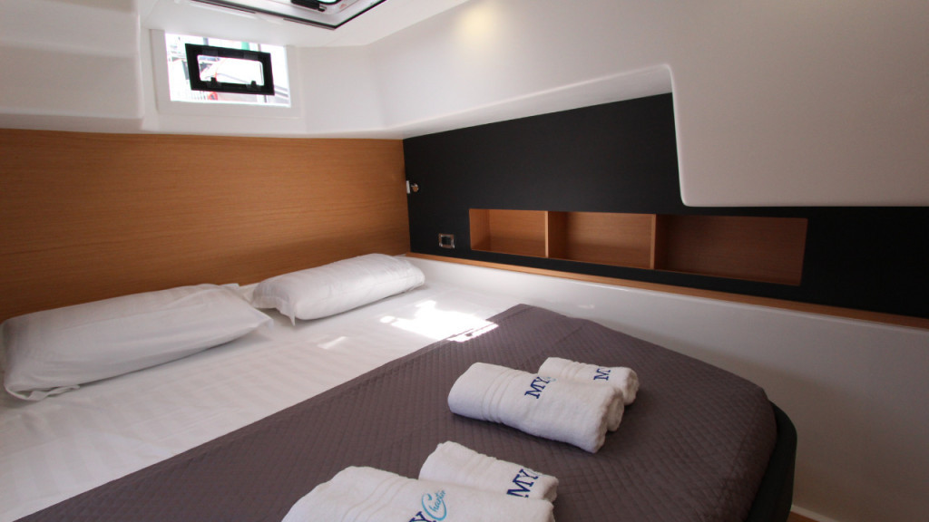 Yacht DUFOUR - 48 Catamaran "Sonia"