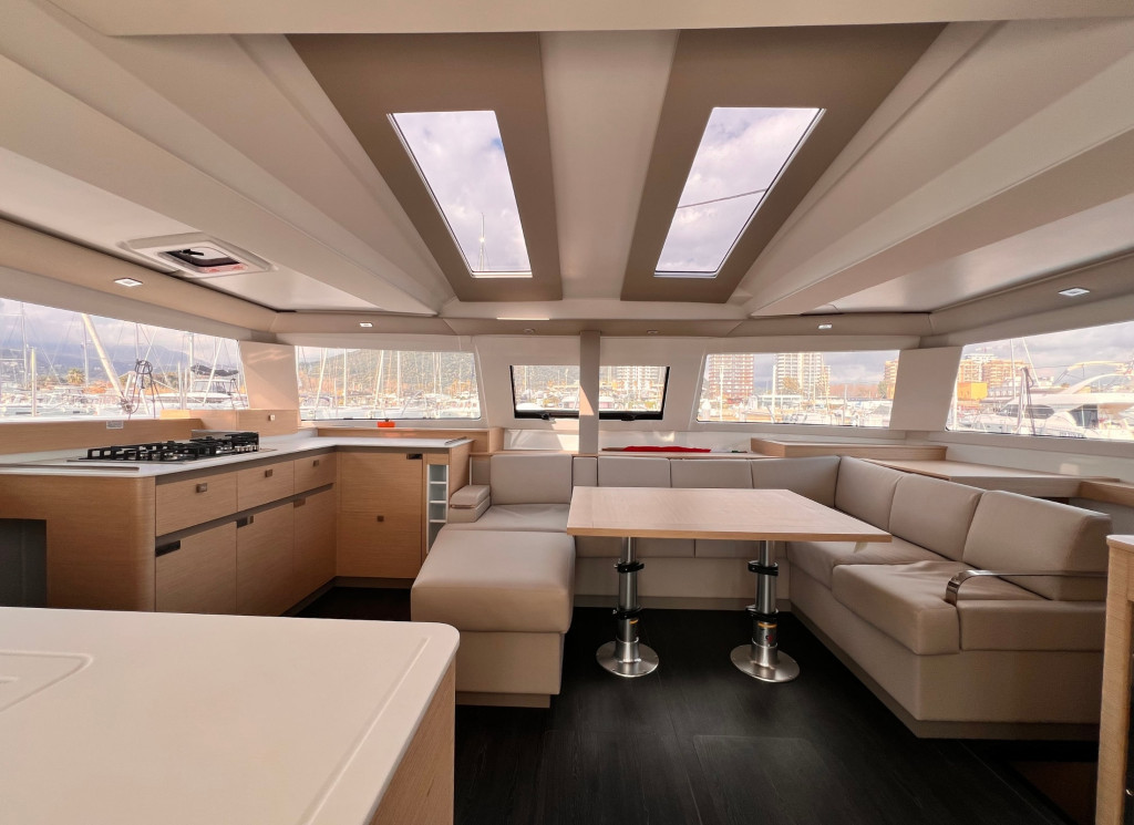 Yacht FOUNTAINE PAJOT - Elba 45 "Nami"