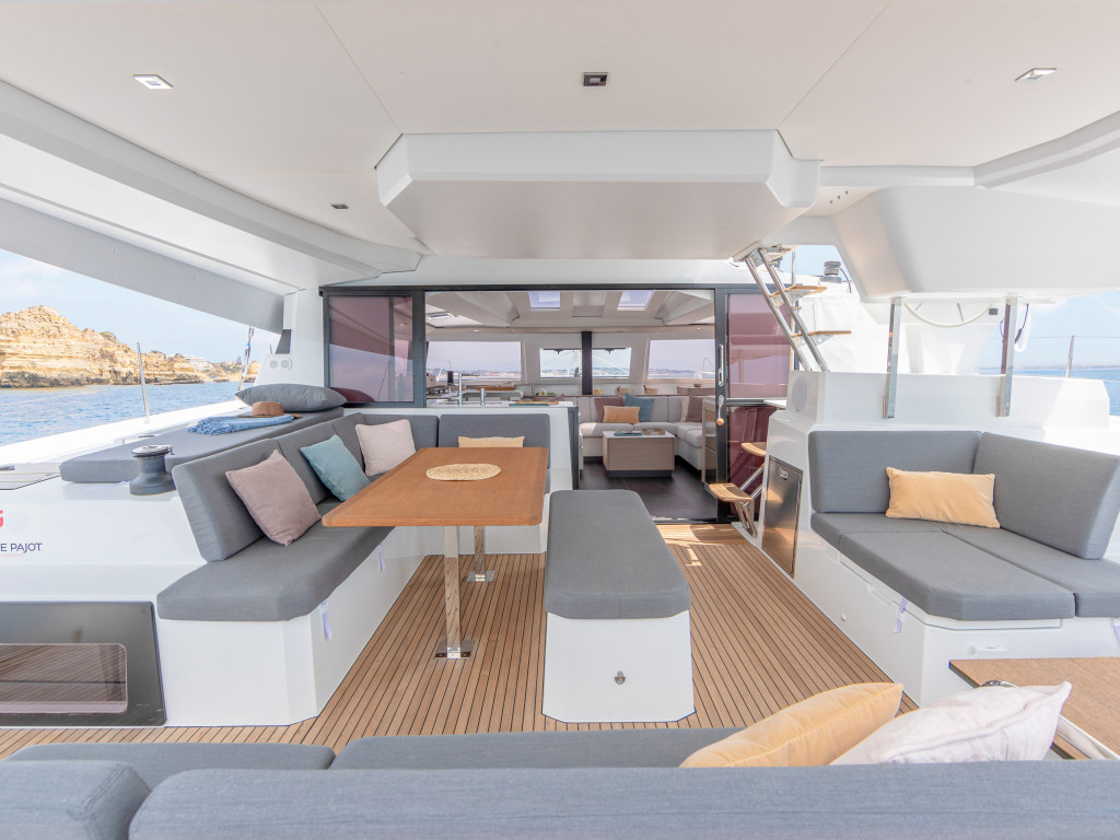 Yacht FOUNTAINE PAJOT - Elba 45 "Ruinart"