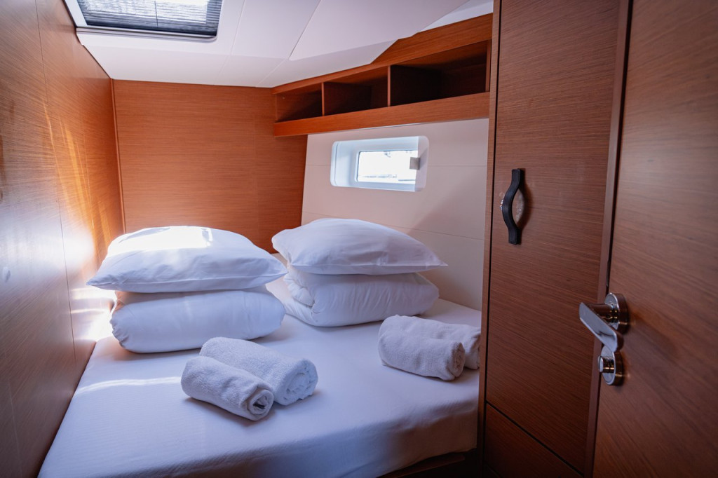 Yacht JEANNEAU - 54 "El Yelmo"