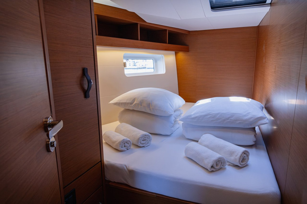 Yacht JEANNEAU - 54 "El Yelmo"