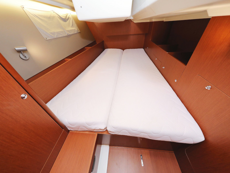 Yacht BENETEAU - Oceanis 41.1 "Seven"