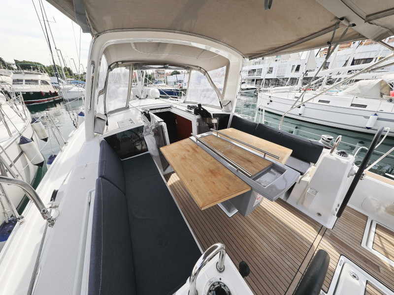 Yacht BENETEAU - Oceanis 41.1 "Seven"