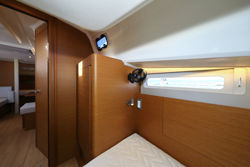 Yacht JEANNEAU - Sun Odyssey 410 "Vague"