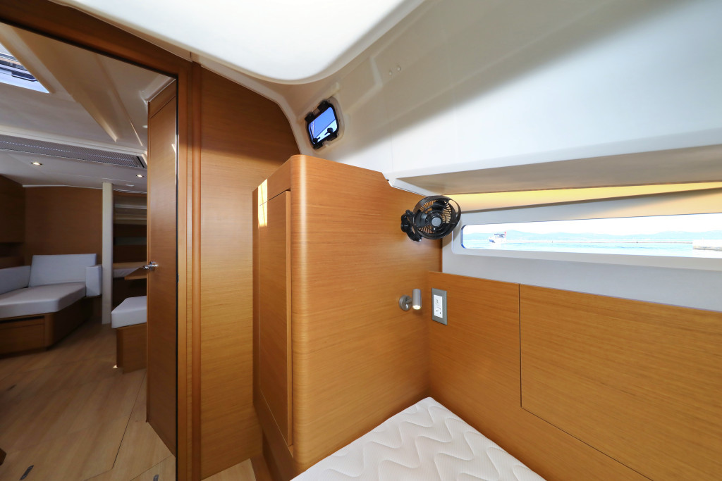 Yacht JEANNEAU - Sun Odyssey 410 "Vague"