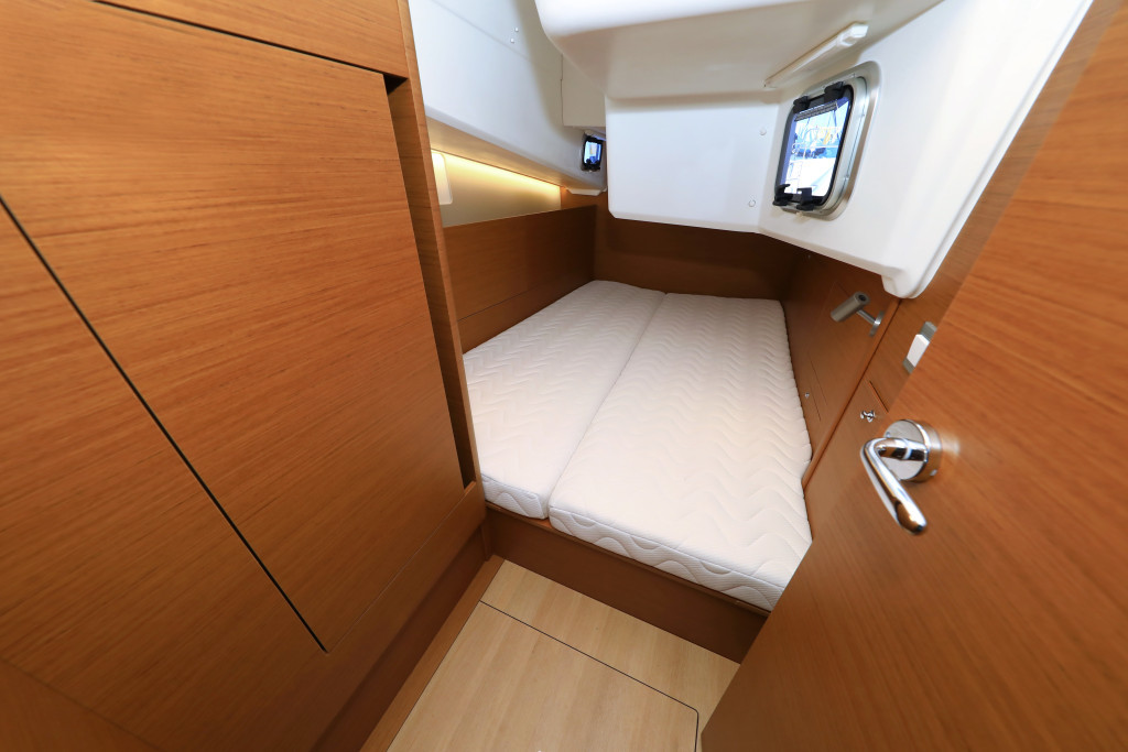Yacht JEANNEAU - Sun Odyssey 410 "Vague"