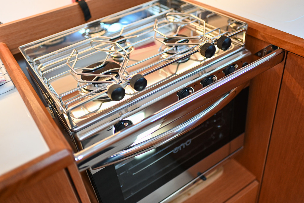 Yacht BAVARIA - C38 "Sea Cloud"