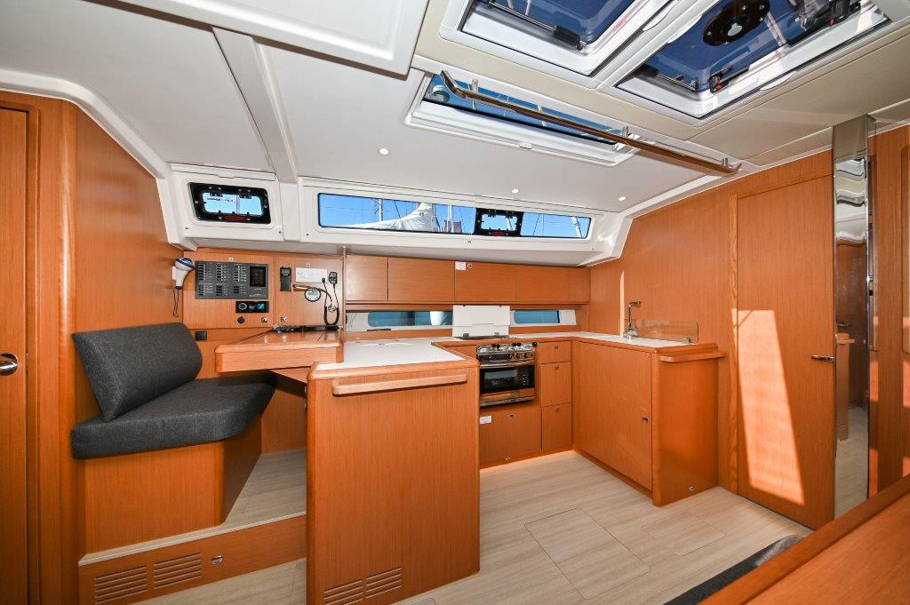 Yacht BAVARIA - C46 "Bosun"