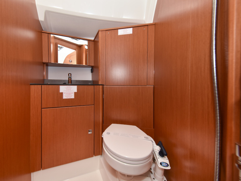 Yacht BAVARIA - Cruiser 41 "Nixie"