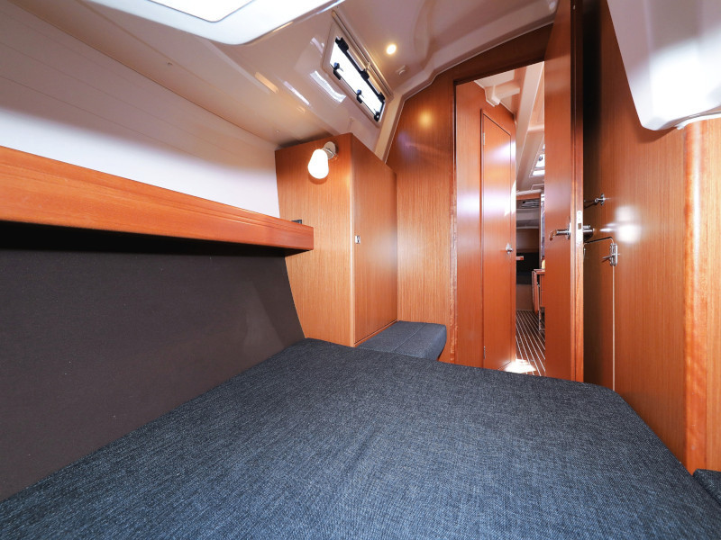 Yacht BAVARIA - Cruiser 37 "Lupe"