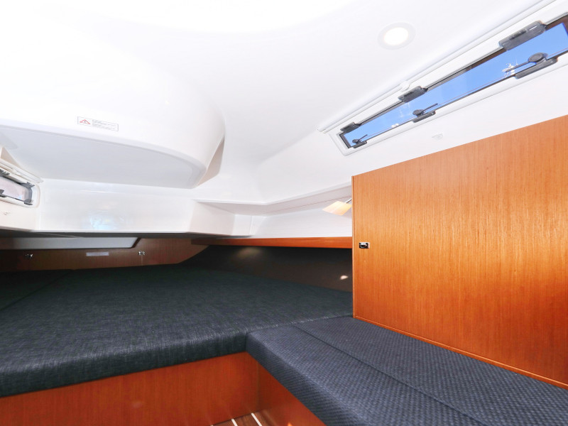 Yacht BAVARIA - Cruiser 37 "Lupe"