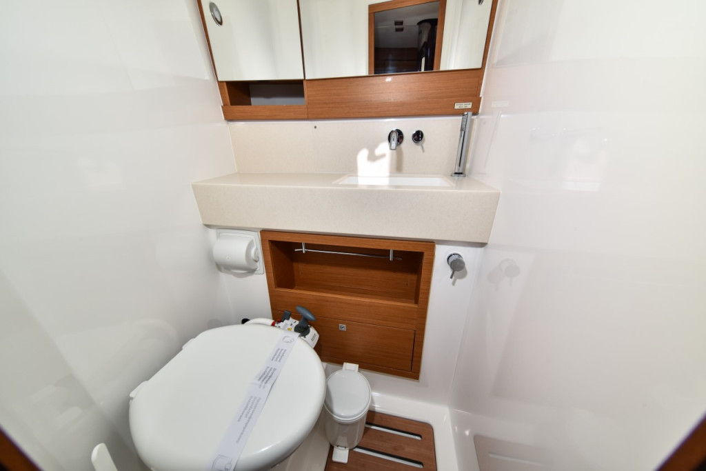 Yacht DUFOUR - 470 "La Familia"