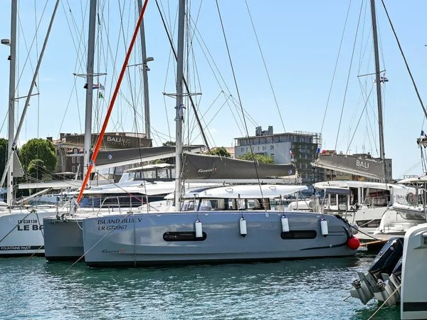 Yacht EXCESS-CATAMARANS - 11 "Island Blue V"