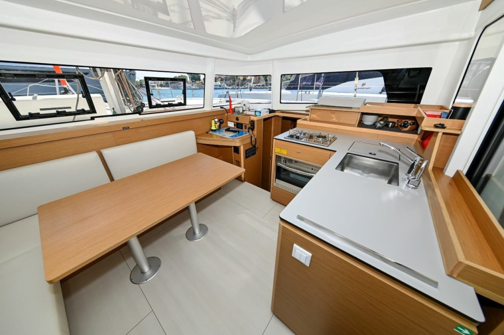 Yacht EXCESS-CATAMARANS - 11 "Island Blue V"