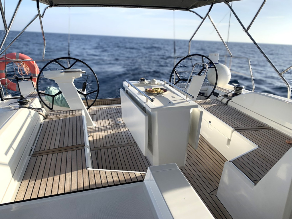 Yacht BENETEAU - Oceanis 51.1 "Avocado"