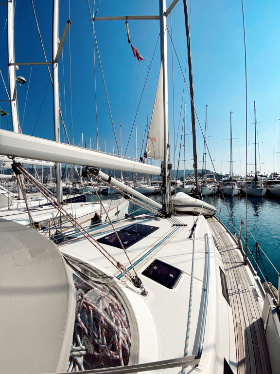 Yacht BAVARIA - Cruiser 40 "Spark"