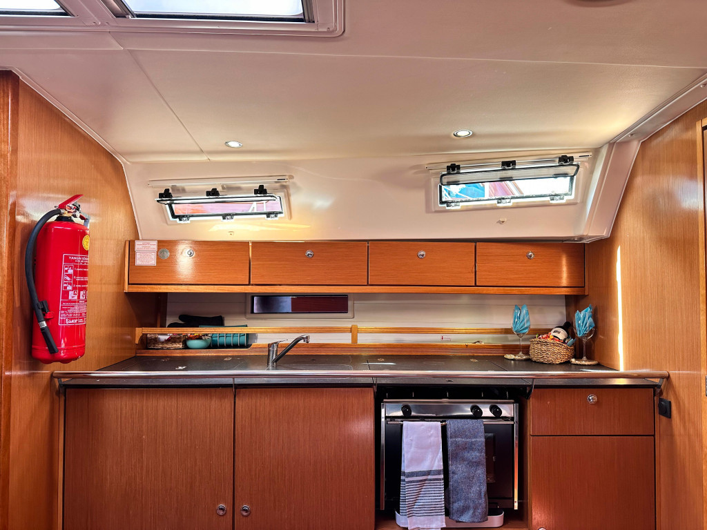 Yacht BAVARIA - Cruiser 40 "Spark"