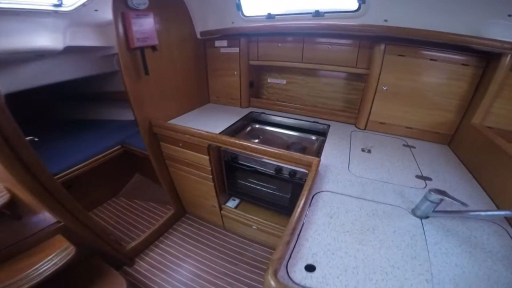 Yacht BAVARIA - 37 Cruiser "Alexandros I"