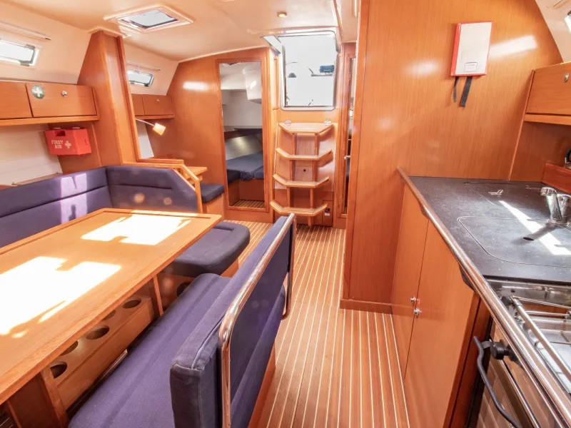 Yacht BAVARIA - Cruiser 40 "Vlassis"