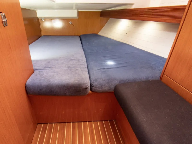 Yacht BAVARIA - Cruiser 40 "Vlassis"