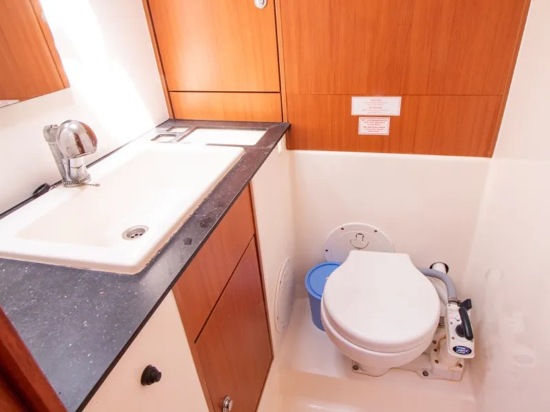 Yacht BAVARIA - Cruiser 40 "Vlassis"