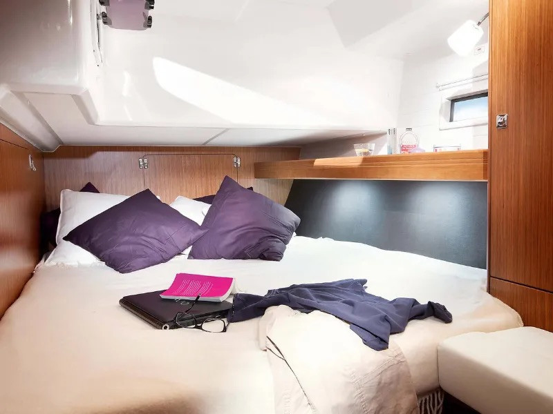 Yacht BAVARIA - Cruiser 46 "Captain John"