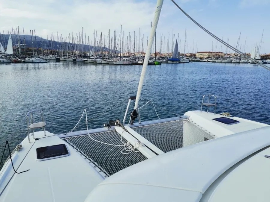 Yacht LAGOON - 42 "Premium"