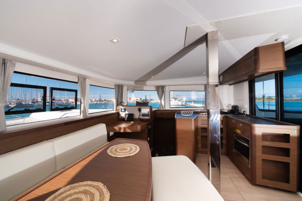 Yacht LAGOON - 42 "Premium"