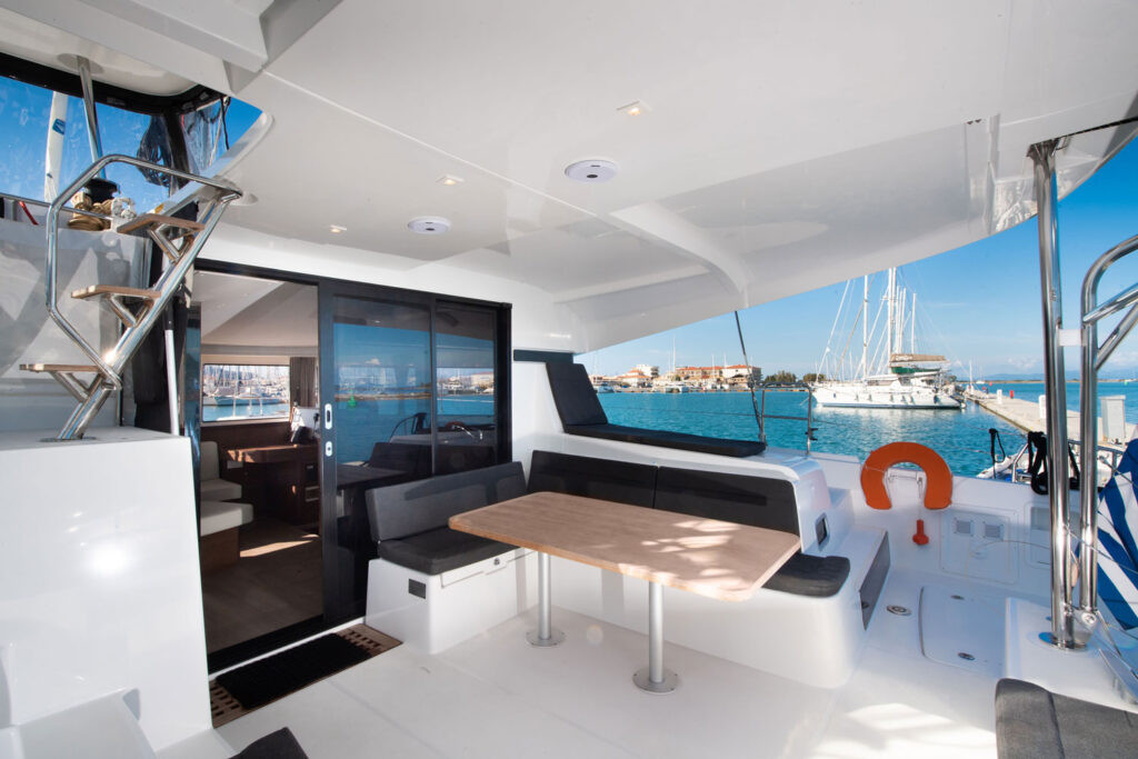 Yacht LAGOON - 42 "Premium"